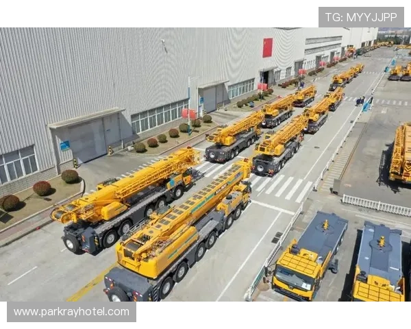 10亿订单！15台徐工千吨级起重机集中发车